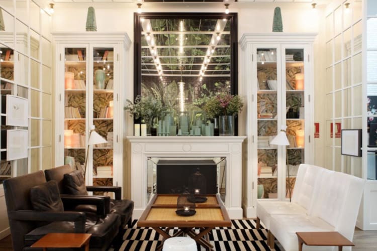 Lounge with fireplace